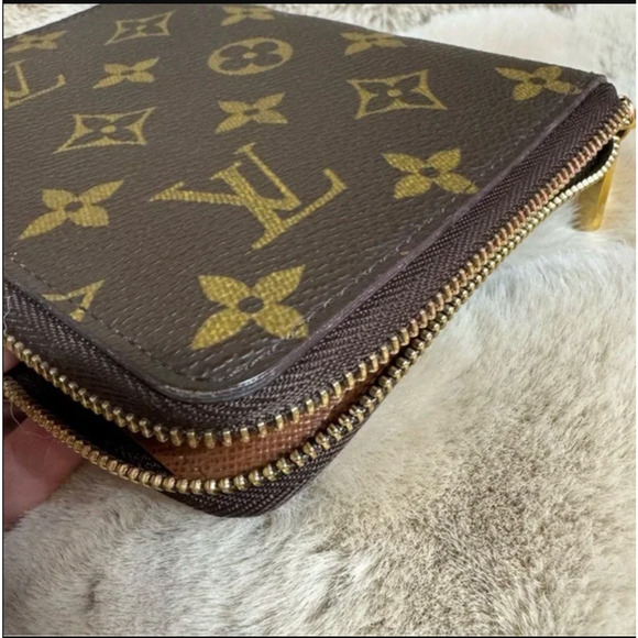 Louis Vuitton Brown Monogram Passport Holder with Zipper - Picture 8 of 10
